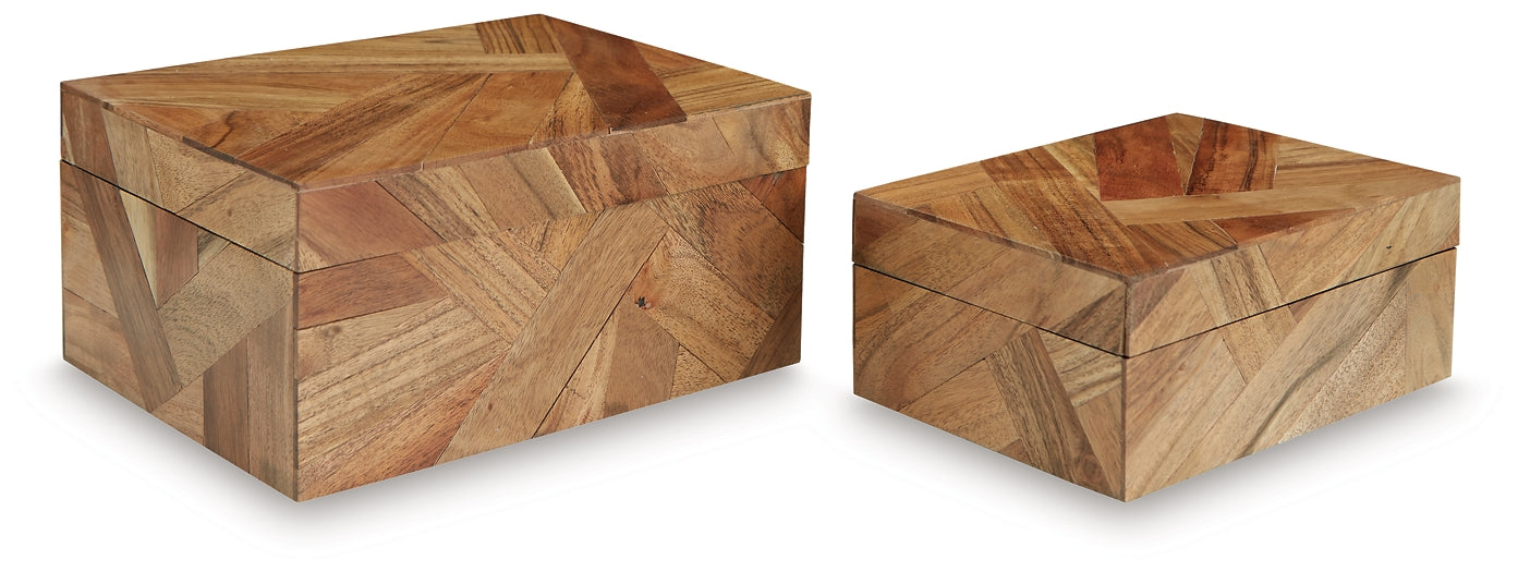 Accessories > Baskets and Boxes