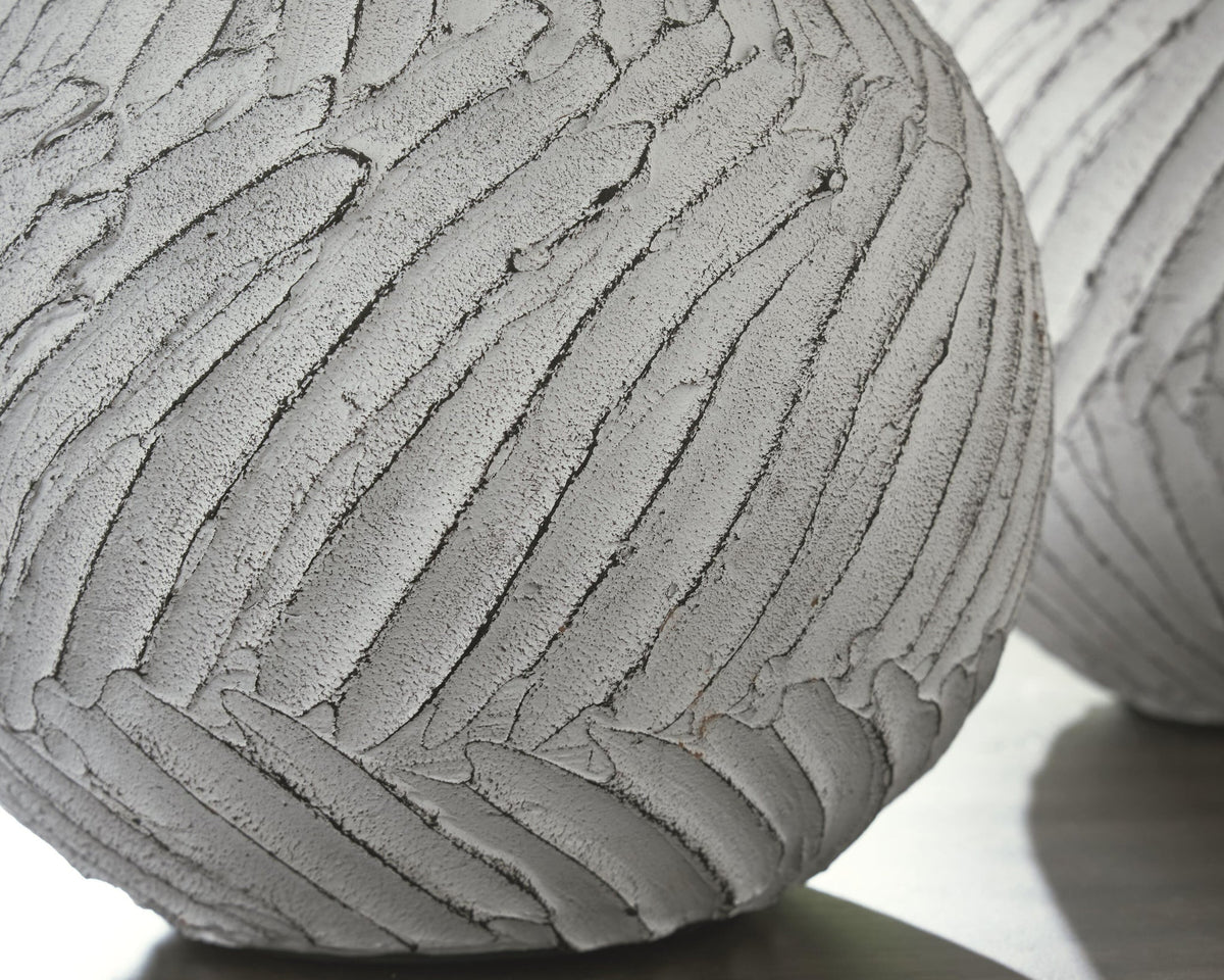 Shelvie Vase