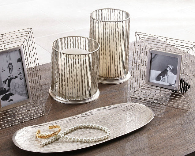 Accessories > Frames